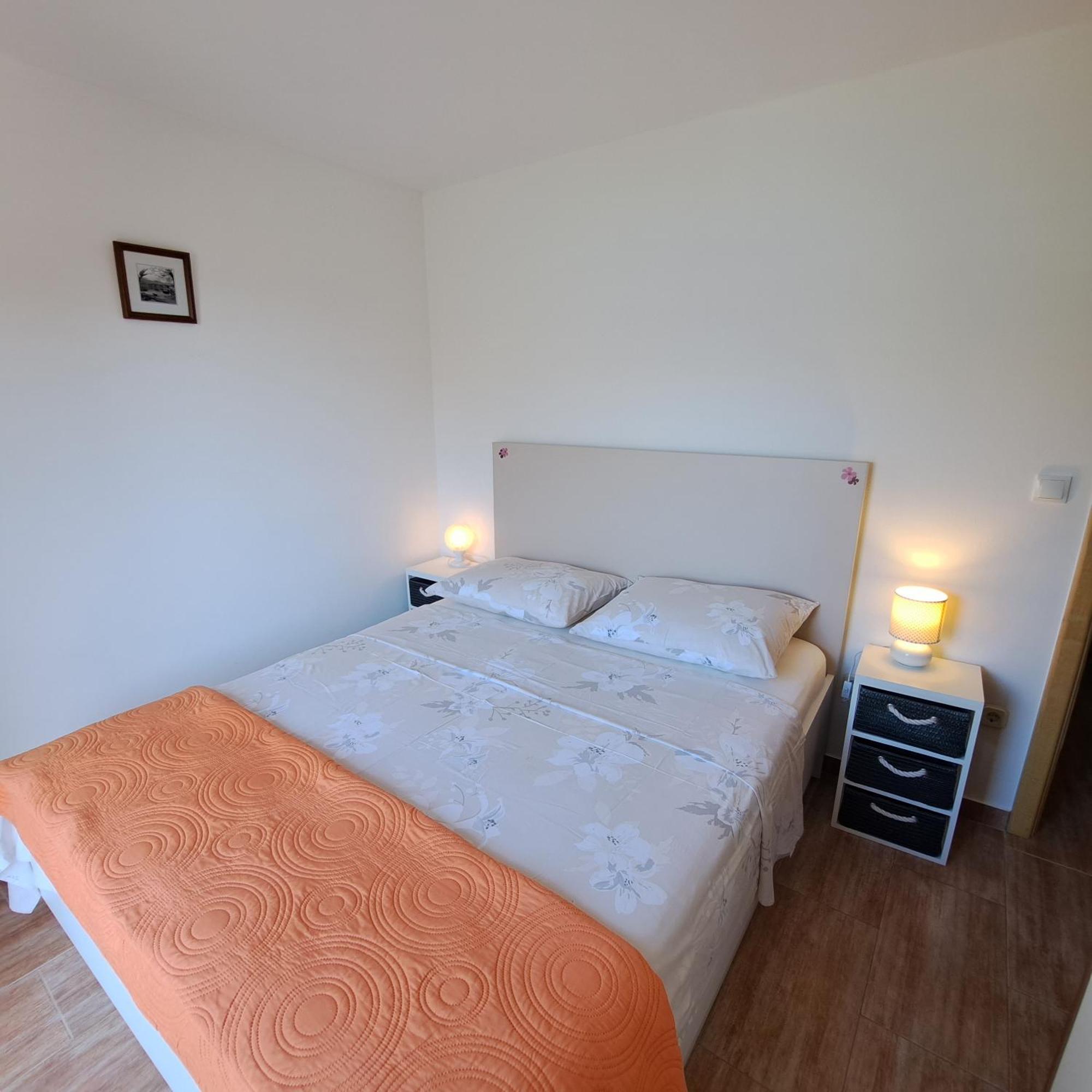 Apartments Lora Baska  Ngoại thất bức ảnh