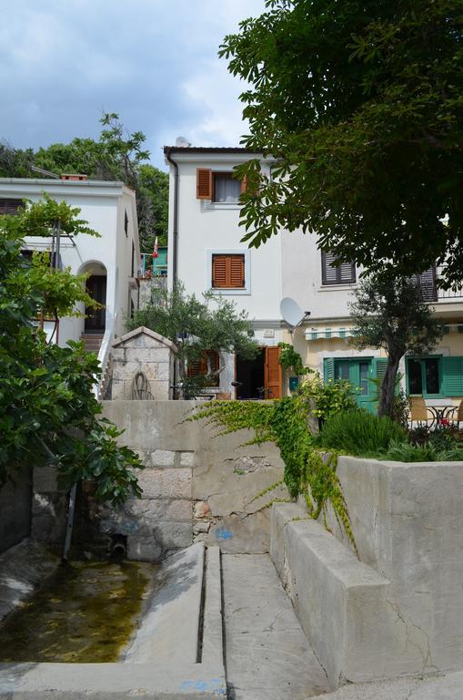 Apartments Lora Baska  Ngoại thất bức ảnh
