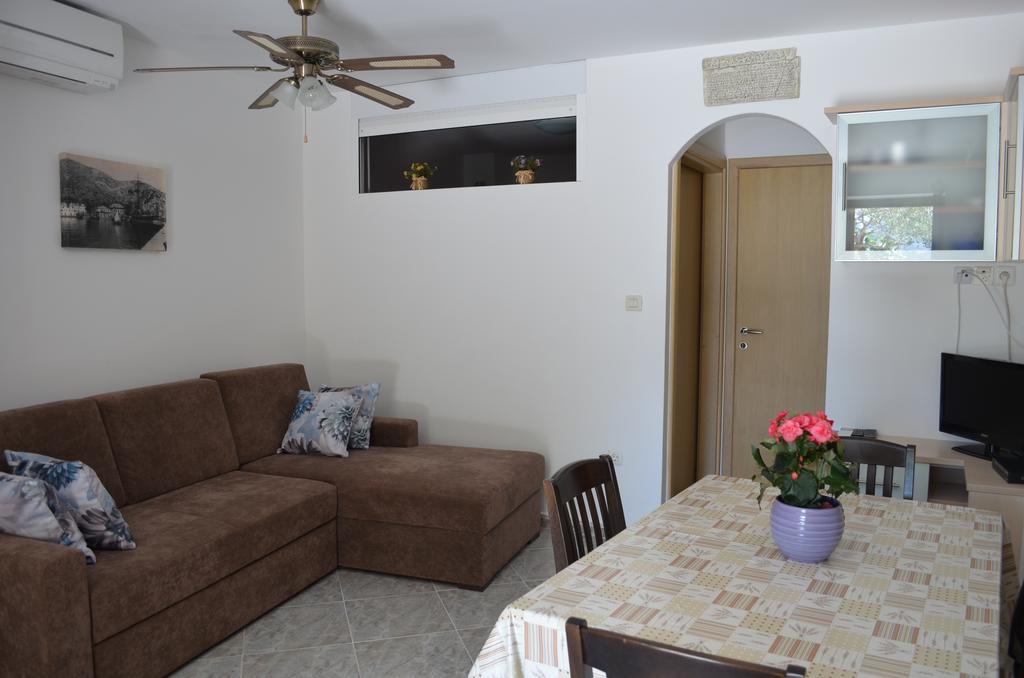 Apartments Lora Baska  Ngoại thất bức ảnh